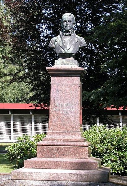 Datei:Denkmal Holler.jpg