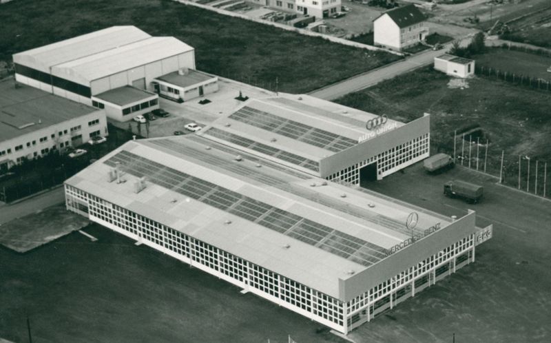 Datei:1.1.B 00064 Lagerhalle Mercedes und Auto Union um 1960 Ausschnitt.jpg
